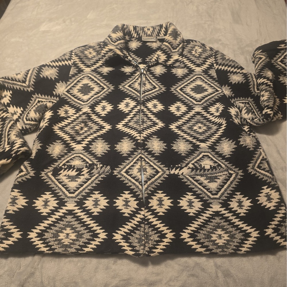 Fashion Bug full-zip Woven Tapestry Jacket 18/20W Native Geometric Black & White